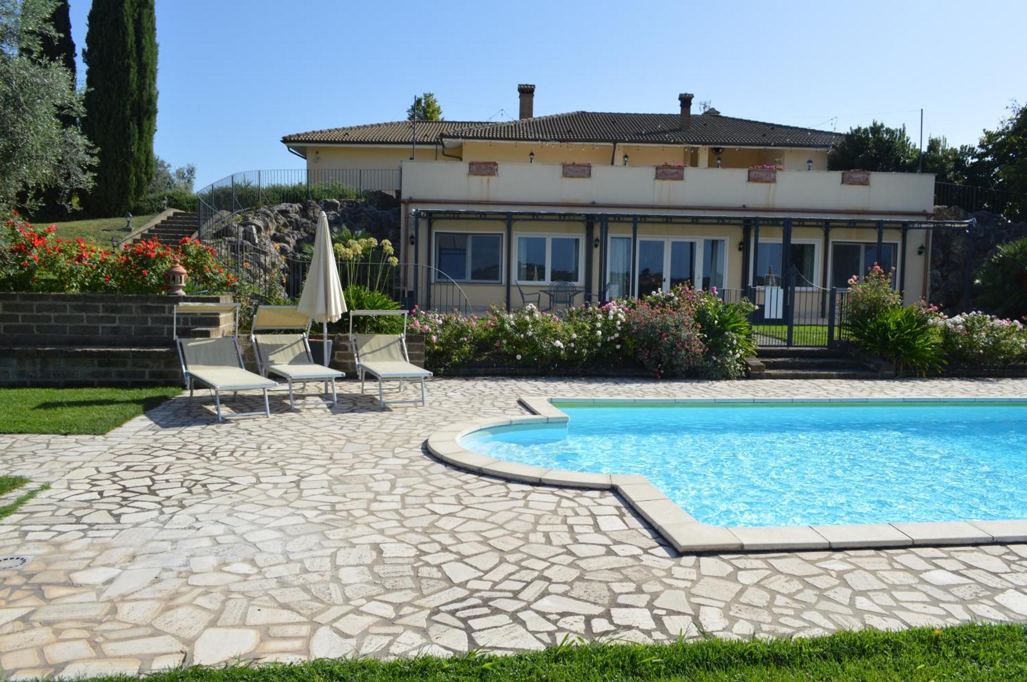 Villa Collebelvedere - Near Rome With Home Restaurant Fara in Sabina Exteriör bild