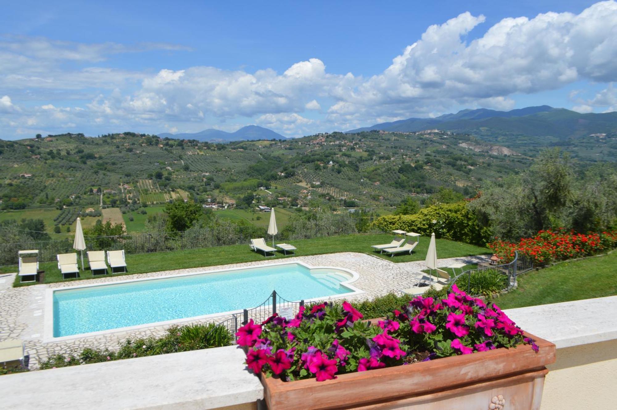 Villa Collebelvedere - Near Rome With Home Restaurant Fara in Sabina Exteriör bild